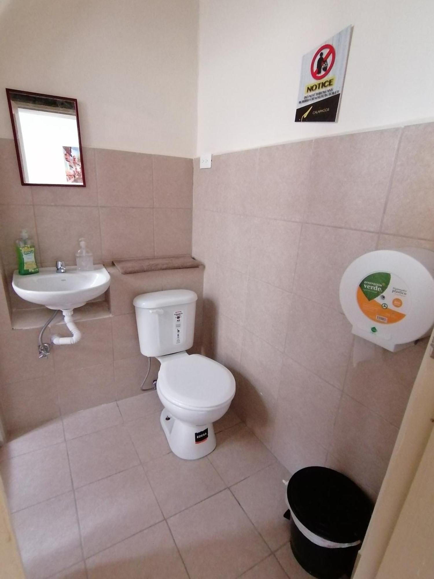 Galapagos Natural Life Hostel กีโต ภายนอก รูปภาพ